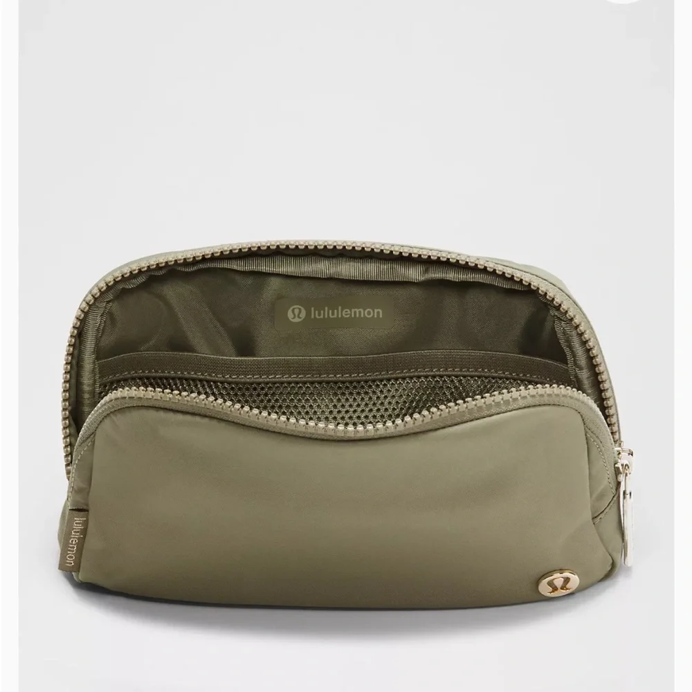 🆕lululemon Everywhere Belt Bag -Green - Picture 2 of 9